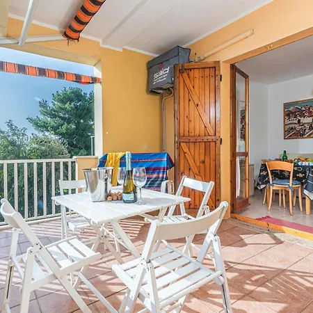 Coral House With Shared Pool And Sea View Lejlighed