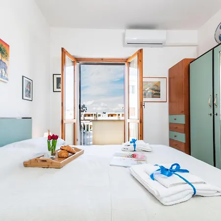 Coral House With Shared Pool And Sea View