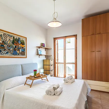 Lejlighed Coral House With Shared Pool And Sea View *