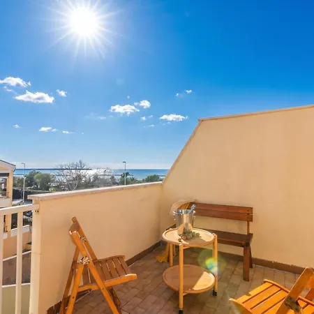 Coral House 2 - Happy Apartment